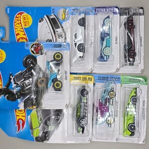 Hot Wheels 7-Piece Bundle 2010-2016 Assorted Die-Cast Cars Collectible Playtime